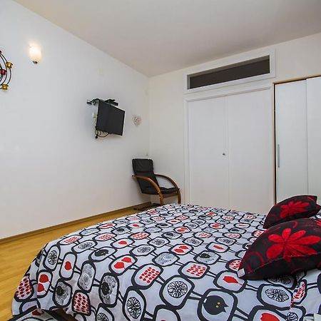 Apartments Daria 로비니 외부 사진