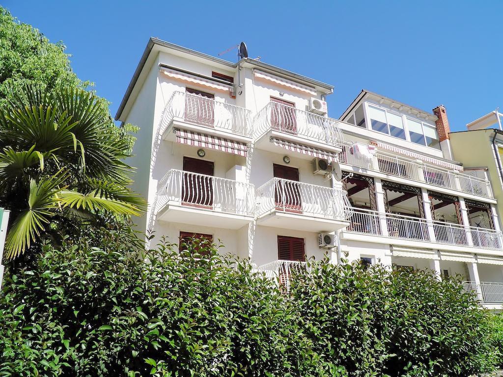Apartments Daria 로비니 외부 사진
