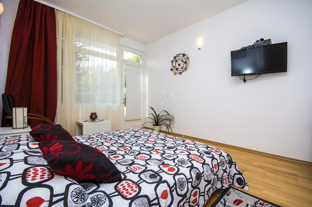 Apartments Daria 로비니 외부 사진