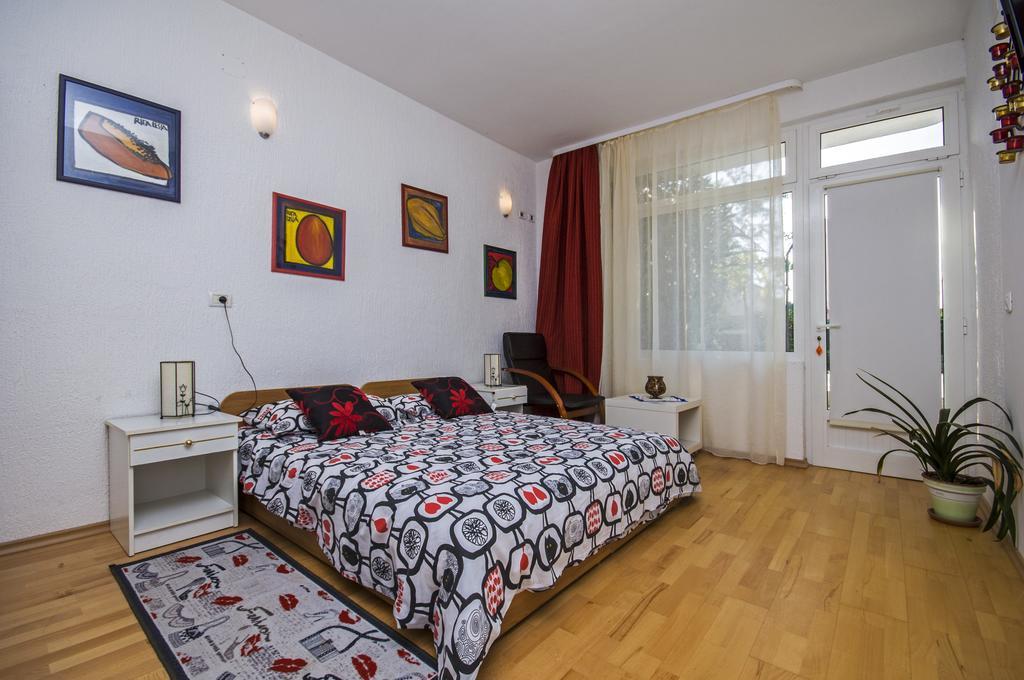 Apartments Daria 로비니 외부 사진